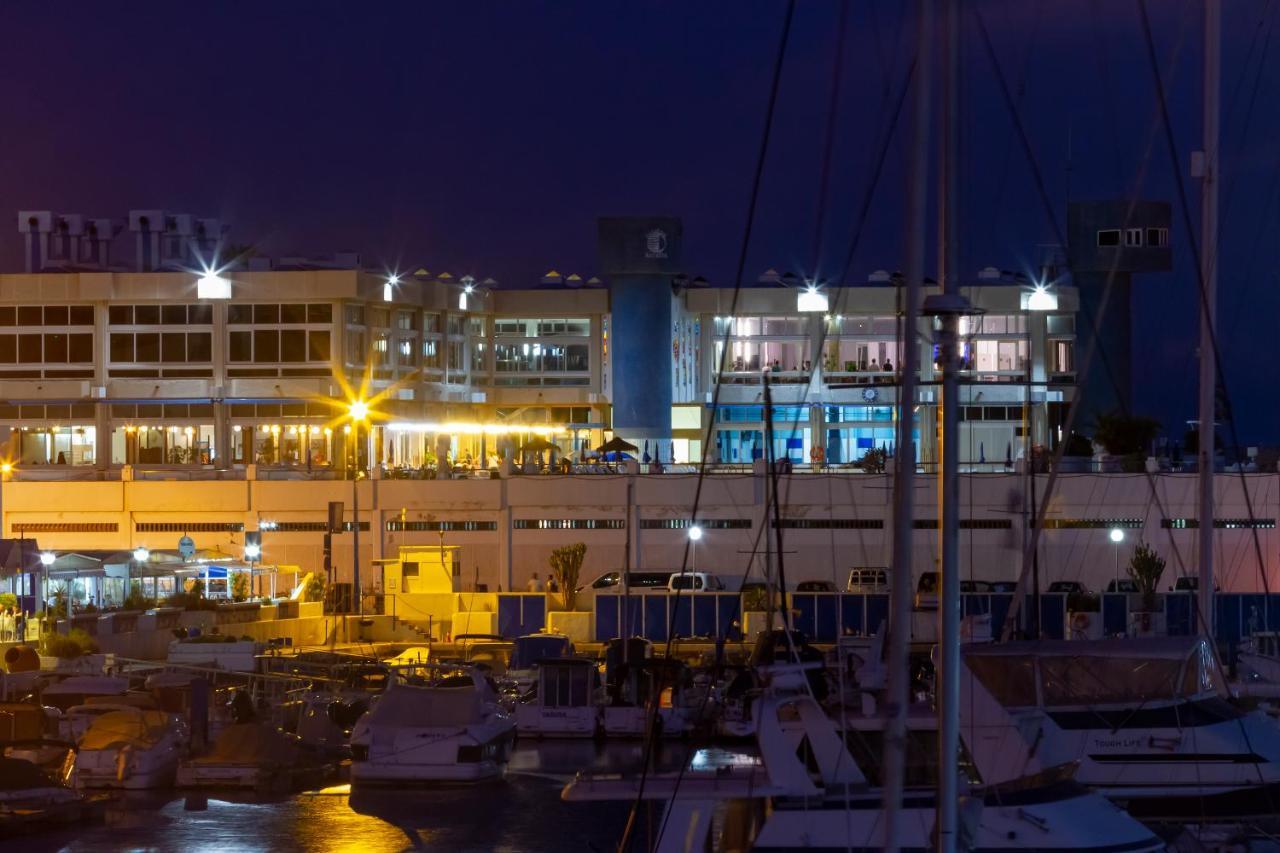 Radazul Marina Seafront 5 Lägenhet Exteriör bild